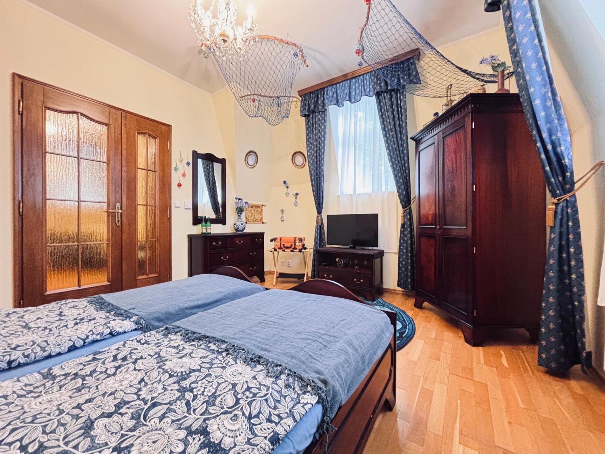 Pirate Family, Theme Room, Free Parking Karlovy Vary Luaran gambar